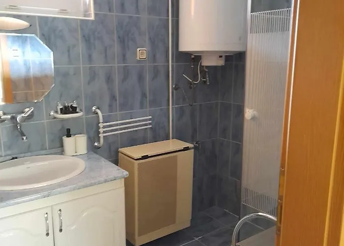 Apartament B18 *